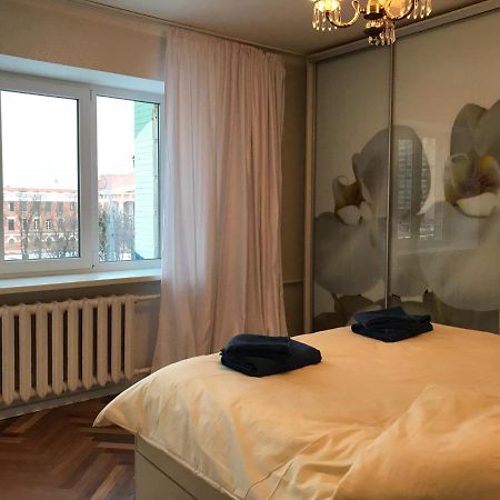 Sunny Apartment Overlooking The Royal Village Kiev Buitenkant foto